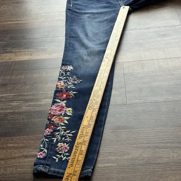 NWT Driftwood Jackie Floral Embroidered Slim Fit High Rise Jeans Sz 24 Bohemian